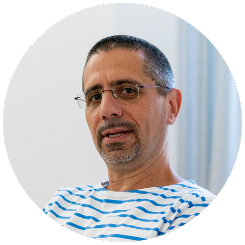 Dr. Andrés Nader